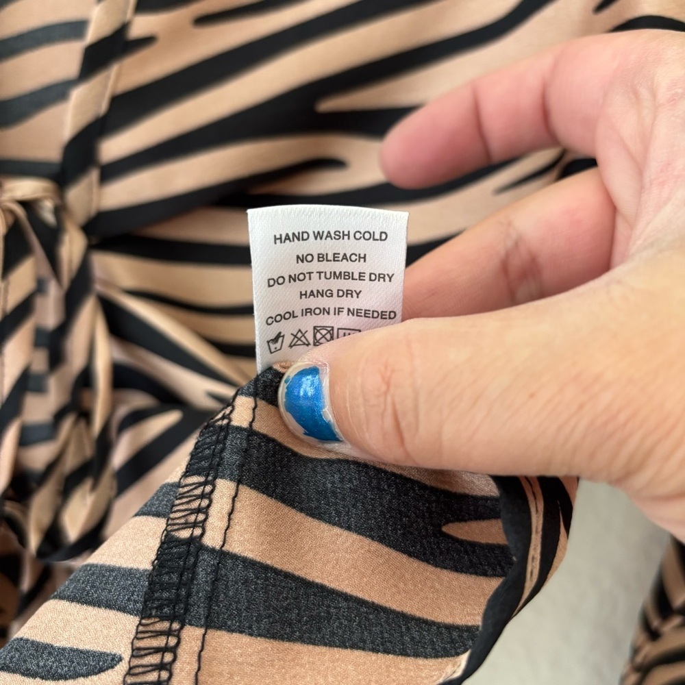 REVOLVE Superdown Tiger Print Tie Front‎ Top Size XS - Picture 10 of 10